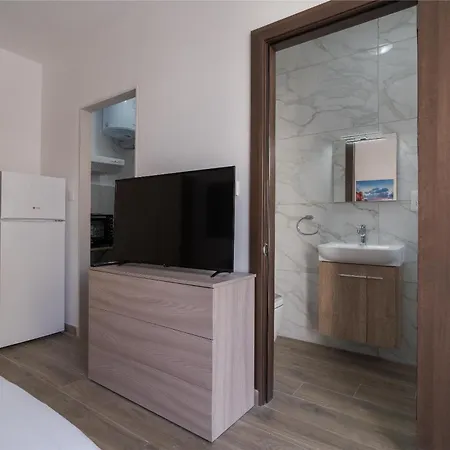 Apartmán Homes With Wifi & Ac Just Steps To Seafront By 360 Estates