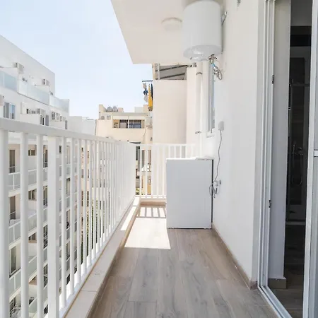 Apartmán Homes With Wifi & Ac Just Steps To Seafront By 360 Estates *