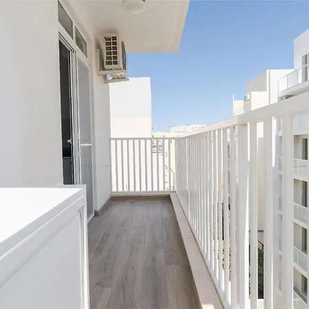 Homes With Wifi & Ac Just Steps To Seafront By 360 Estates Apartman
