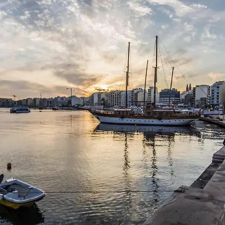 Apartmán Homes With Wifi & Ac Just Steps To Seafront By 360 Estates Gzira
