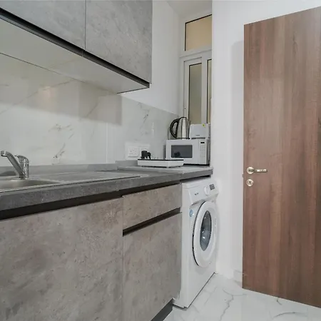 Apartment Homes With Wifi & Ac Just Steps To Seafront By 360 Estates *
