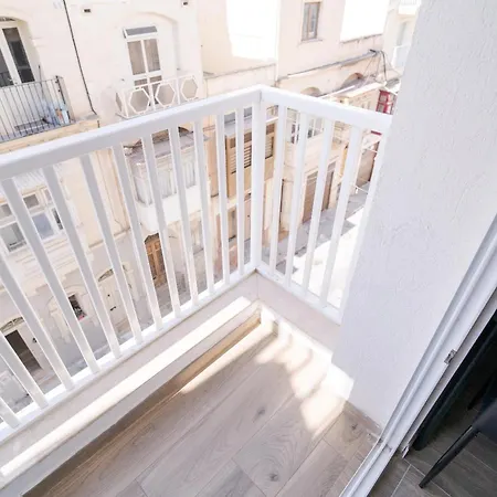 Homes With Wifi & Ac Just Steps To Seafront By 360 Estates *